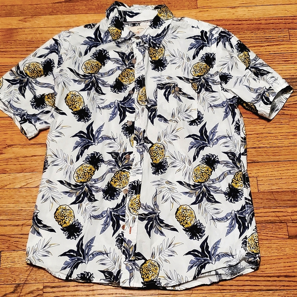 Weatherproof Vintage short sleeve pineapple shirt Size Mesium